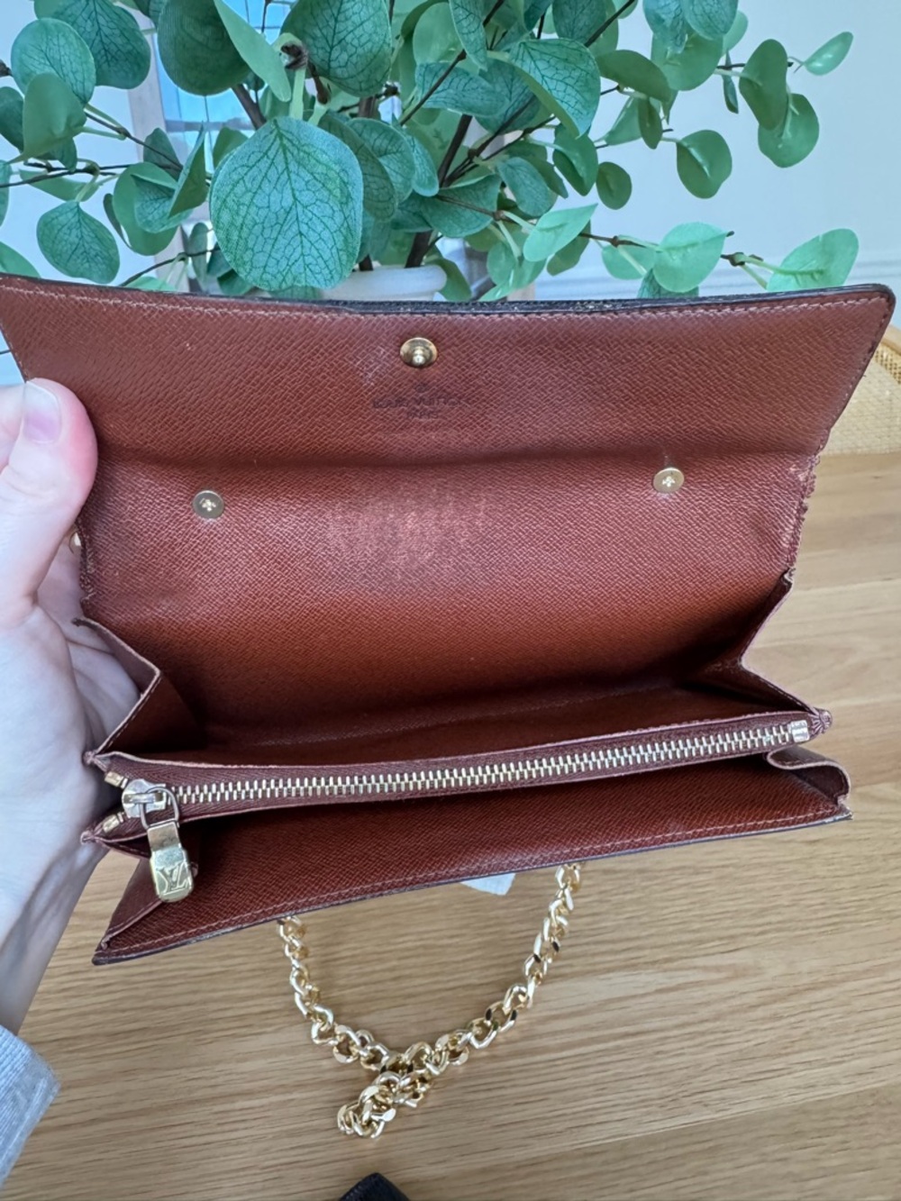 ✅AUTH✅SET OF LOUIS VUITTON WALLET ON A CHAIN+KEYHOLDER - Picture 9 of 16